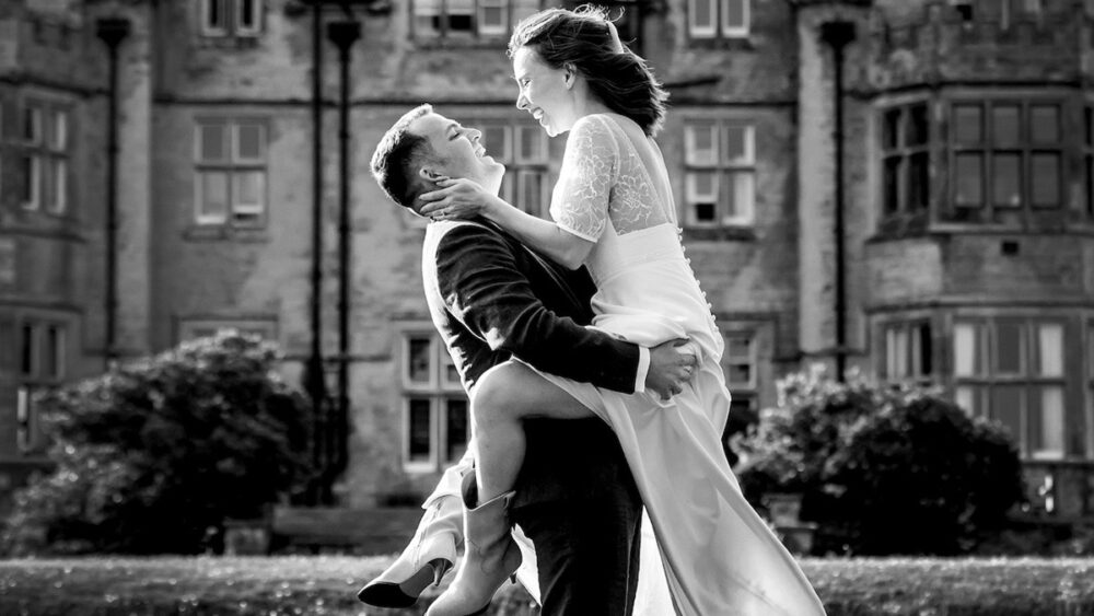candid wedding photography is about staying in the moment